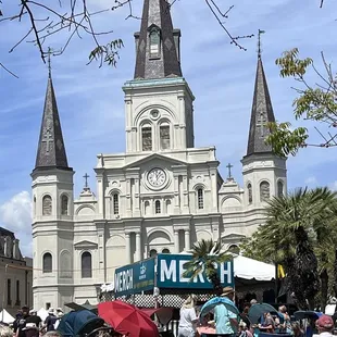 A beautiful sunny day at the French Quarter Festival