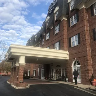 French Quarter Inn Entrance