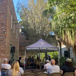 FREE concert in the courtyard