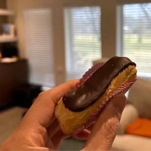 Small Éclair