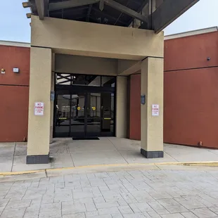 the entrance to the restaurant