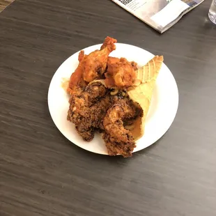 chicken wings and fried chicken, bbq chicken, bbq wings, chicken, chicken wings, fried chicken, poultry, food, fried chicken wings