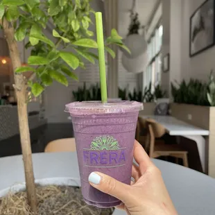 Blueberry Bee smoothie -- absolute love! Immediately feel the Vitamin C, radiance boost when drinking because they use real fruits only.