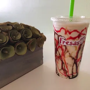 Banana split Aguas Frescas! Yum!!