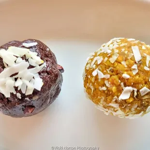 LemonTurmericBliss and chocolate bliss medjool dates, turmeric, oats, almonds, chia, lemon, black pepper, coconut