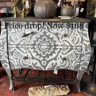 What a cool piece at a Bargain price