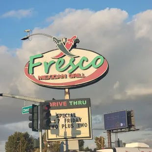 the sign for the restaurant