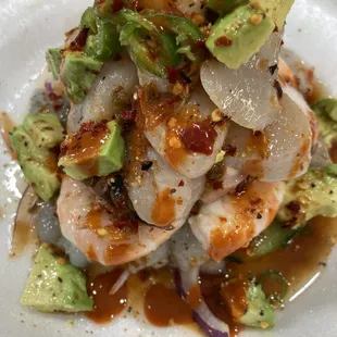 Aguachile tostada + callo de hacha