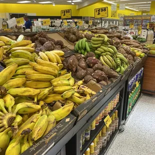 a produce section of a grocery store