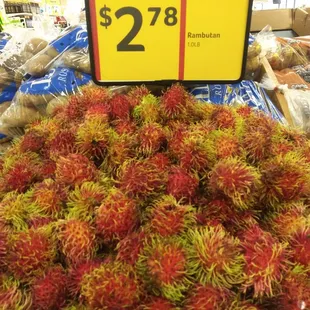 Mas y mas y mas. They finally have the advertised rambutans! And they're $1.98 a pound as in flier. Booyah. Stock up.