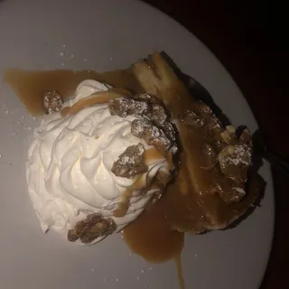 SALTED CARAMEL CHEESECAKE