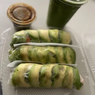 3 Pieces Avocado Rolls - VEGAN