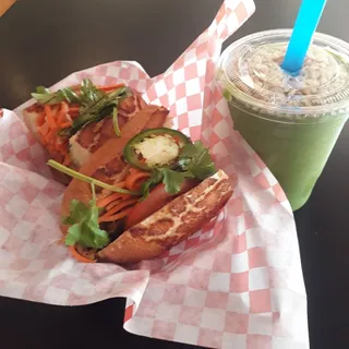Spicy Lemongrass Seitan Sandwich