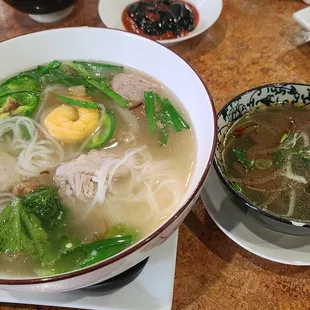 Hu Tieu Go & Lau