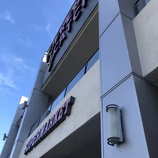 10/22/11 Fresh Catch signage