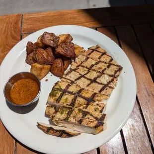 Cold potatoes and dry chicken for a $16