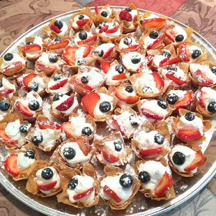 Mini Cream Puff Fruit Tarts