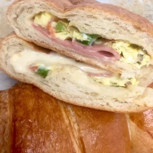 New Santa Fe omelet ham &amp; cheese croissant (onion, green bell pepper, tomatoes and eggs) TASTY!!