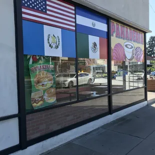 the outside of a restaurant