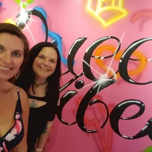 Selfie studio background Queen Vibes