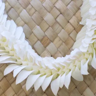 White Hawaiian Lei
