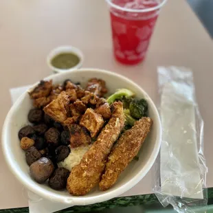 Six bowl with mushrooms, broccoli, grilled bbq chicken, baked almond chicken, sweet potato noodles, cauliflower mash and herb vinaigrette.