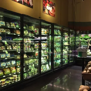 he produce section of a grocery store