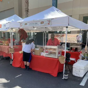 Crawfish pies-- I have a future date w/ this stand:) Yummy!