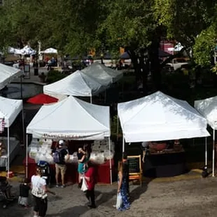 There are about 5x more vendors than what is shown here.