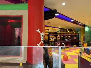 Lil Bunny play and Party Robinson