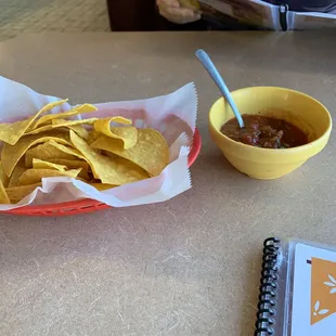 Gratis house chips and salsa