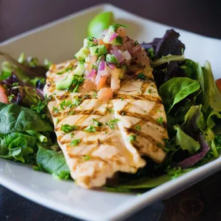 Grilled Salmon Salad