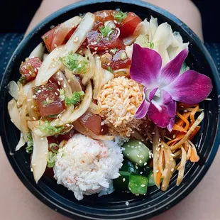 Ahi poke plate w/ a scoop of Spicy Crab &amp; a scoop of Reg. Crab mix