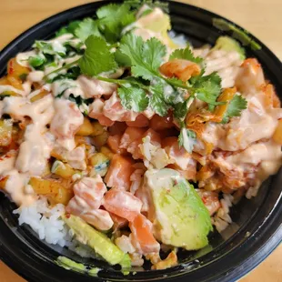 Poke bowl: salmon and goodies.