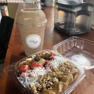 Acai Bowls &amp; Chianana Boost Smoothie