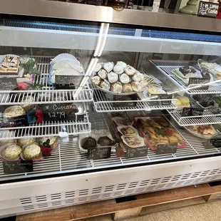 Tons of desserts, many more than this one photo.