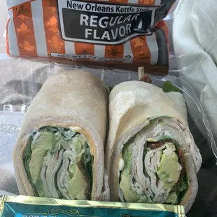 Turkey wrap with avocado &amp; bacon