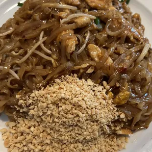 Pad Thai extra peanuts