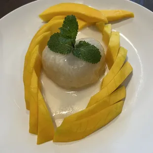 Mango Sweet Sticky Rice with Mango