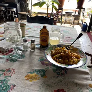 Sassy, chicken, mac &amp; cheese with ginger beer.