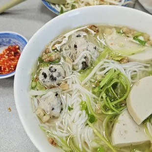 Bún mọc - pork meatball vermicelli soup