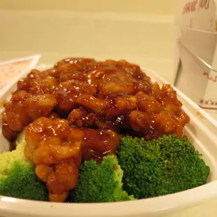 Close up of that General Tso's.