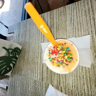 Columbiana and lemon with yelp sprinkles