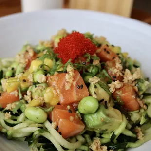  salad with salmon and vegetables