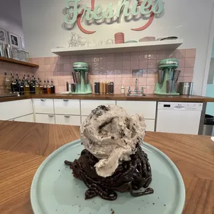 a plate of ice cream on a table