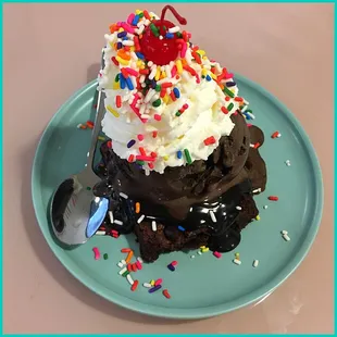 This Brownie Sundae was AHHH-MAZING!