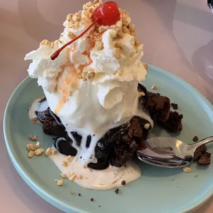 Brownie sundae