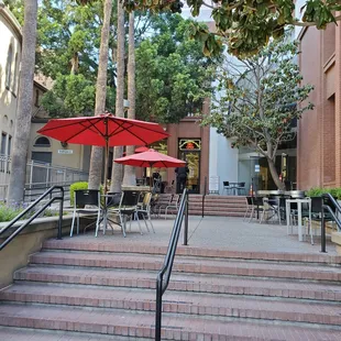 The fronte entrance to Freshlys