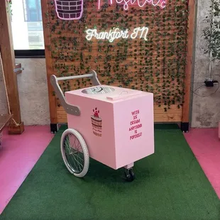 Sweet treats and food, decor and dining.