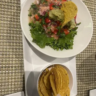 Salmon Ceviche 6/10 lack flavor